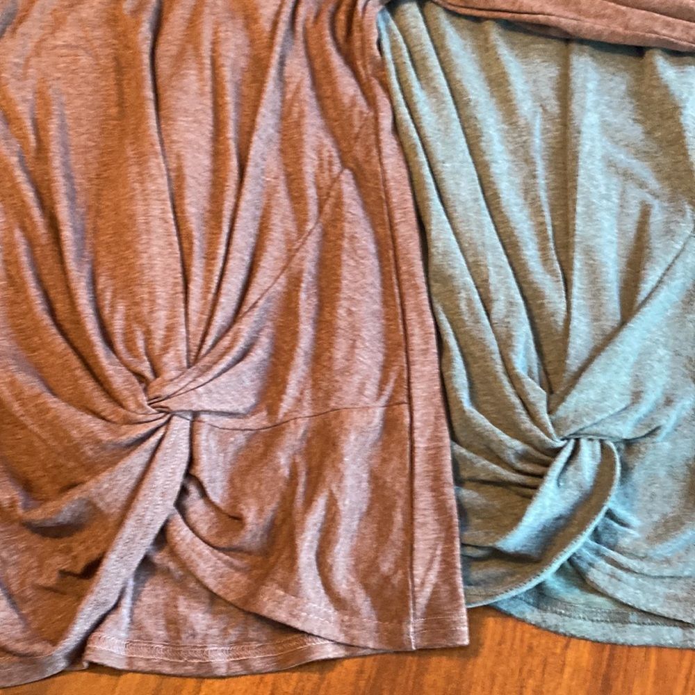 Set of 2 Long Sleeve Maternity tops- Brown and Green - Picture 4 of 6